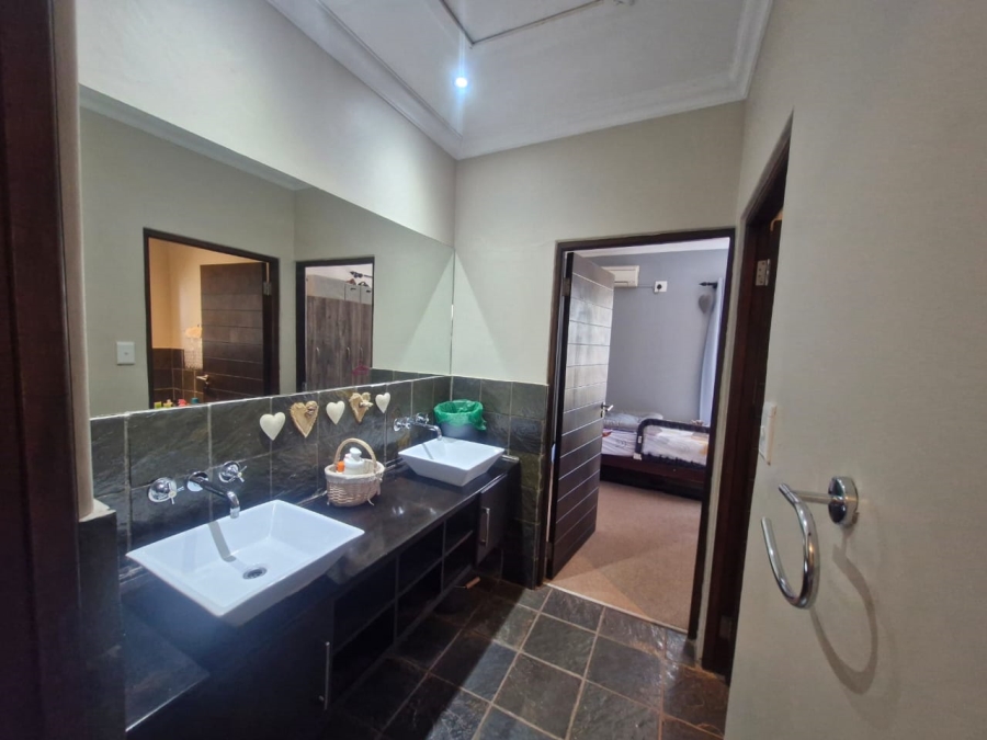 4 Bedroom Property for Sale in Kathu Northern Cape